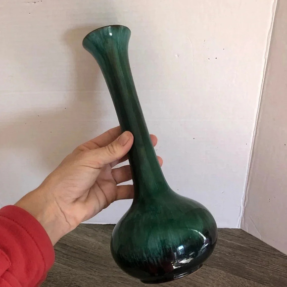 Vtg Blue Mountain Pottery  11” Vase - Picture 2 of 9